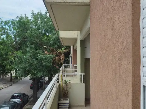 Departamento en Alquiler en Barrio España y Hospitales, $ 360.000