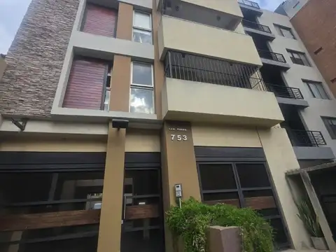 VENTA DEPTO 3 AMB AMPLIOS Y EXCELENTE UBICACIÓN!  BAJA EXPENSA