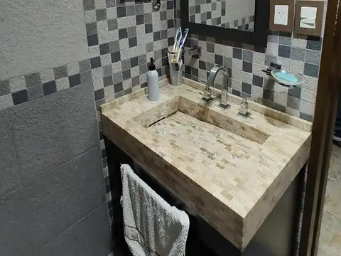 Casa 5 ambientes con 2 baños