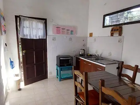 Los Cedros e/ Los Crisantemos y Las Dalias