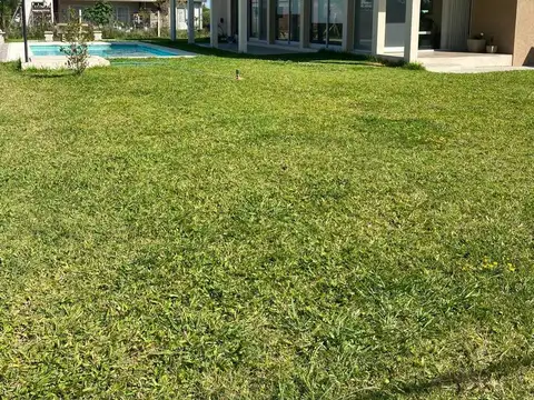 Venta de casa en el barrio el Remanso