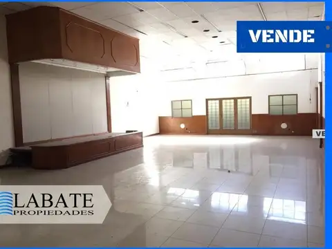 Galpón con oficinas y vivienda