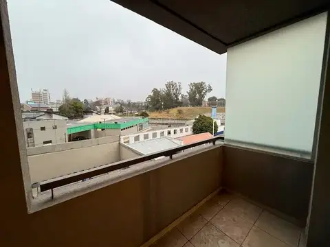 Boulevard Juan Domingo Perón 900