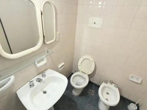 Venta Monoambiente con Patio Olivos