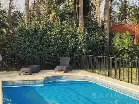 Casa 5 ambientes con 3 baños
