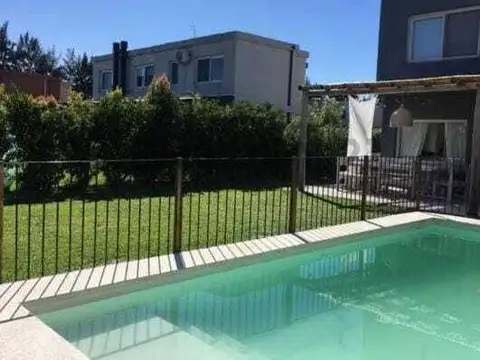 Venta Casa en Casas de San Patricio - 5 ambientes con pileta