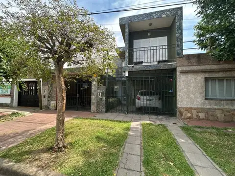VENTA CASA 3 DORMI, PATIO Y COCHERA ,ZONA NORTE