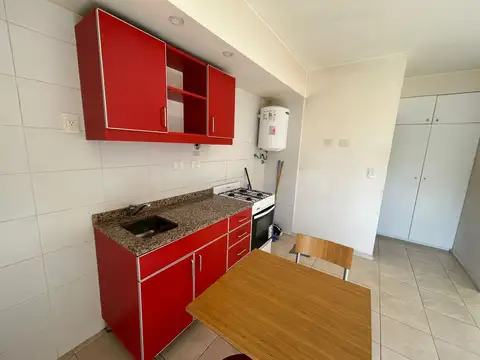 Av. Rivadavia 10700, Piso 1