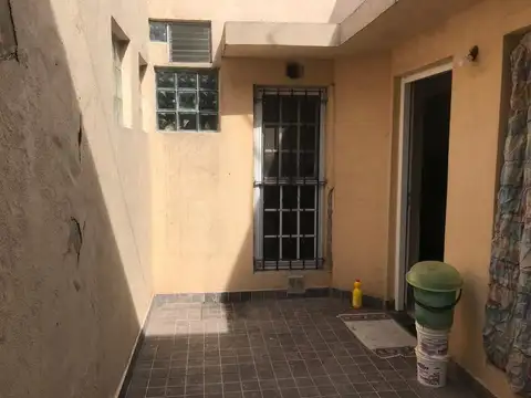 Depto Tipo Casa 2 ambientes con 1 baño
