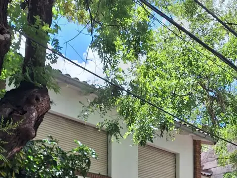 Casa de 6 amb en venta en Martinez