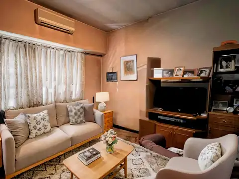 Casa venta cuatro habitaciones centro Ituzaingo inversor  
