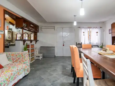 Casa 4 ambientes con 1 baño