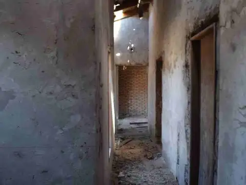 Casa 5 ambientes con 1 baño