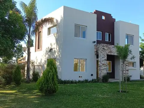 Casa en Venta en Pilar del Este - Santa Guadalupe, USD 214.500