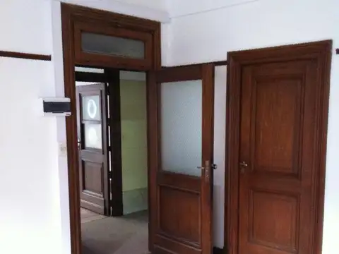 Oficina en Alquiler 100 años