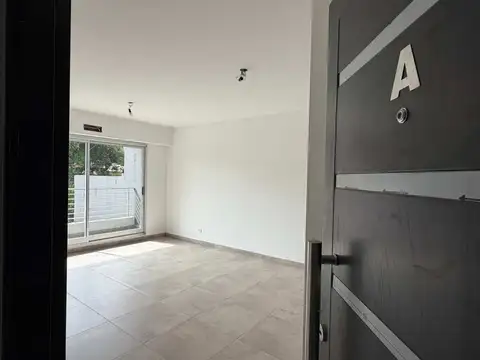 VENTA DEPTO 2 AMB CON BALCON CORRIDO - EN CASEROS