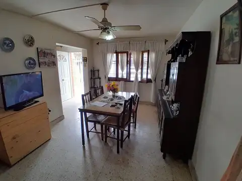 Casa 5 ambientes con 1 baño