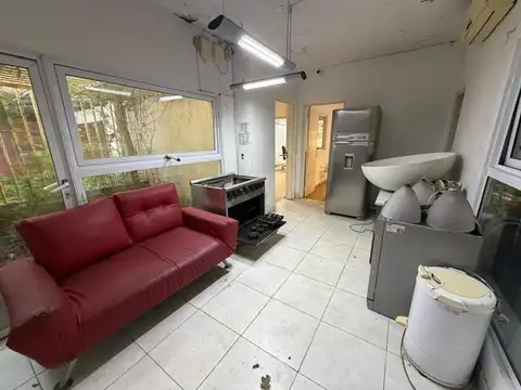 Galpon en Venta 32  mts Fondo