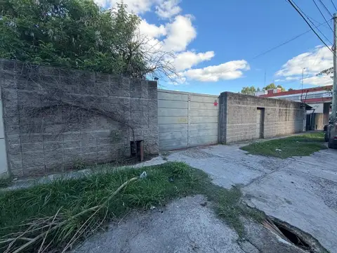 DEPOSITO CON OFICINAS, EN VENTA. Ituzaingo norte
