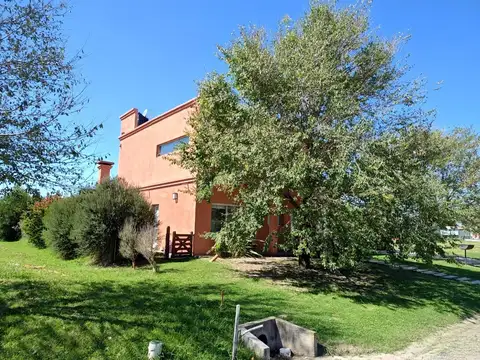 Casa 6 ambientes con 3 baños