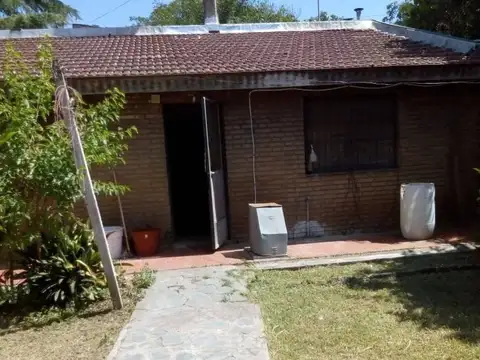 Casa 2 ambientes con 1 baño