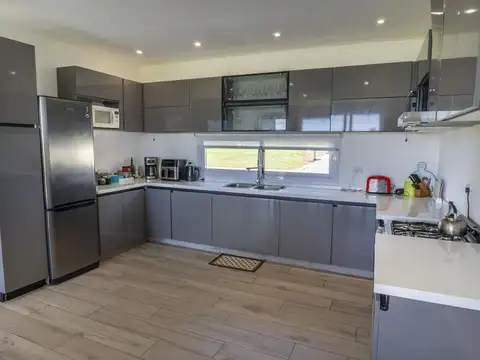 Casa en Alquiler, 4 Dormitorios, en Barrio San Sebastián,  Escobar, G.B.A Norte