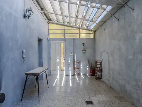Casa 4 ambientes con 1 baño