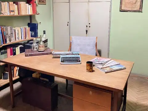 Av Rivadavia 4217 , Piso 8