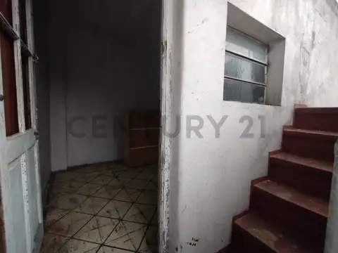 Casa 5 ambientes con 1 baño