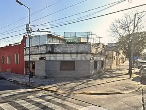 CASA DE 5 AMB. COCHERA/TERRAZA-PERMITE EDIFICAR HASTA 3 PISOS 