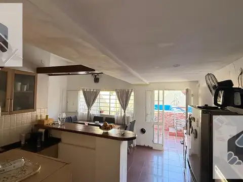 Depto Tipo Casa 4 ambientes con 2 baños
