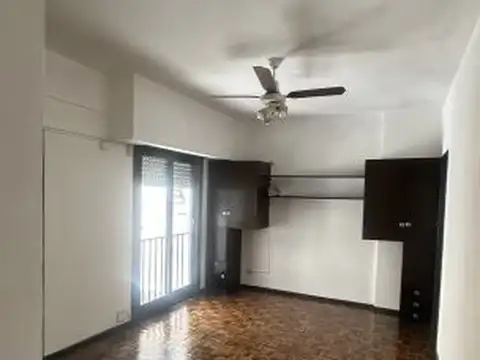 Uruguay al 100 , Piso 3