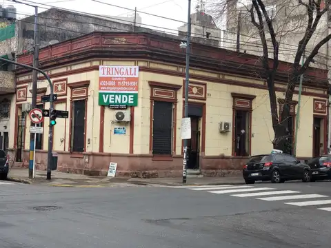 CASA EN ESQUINA CON RENTA- 