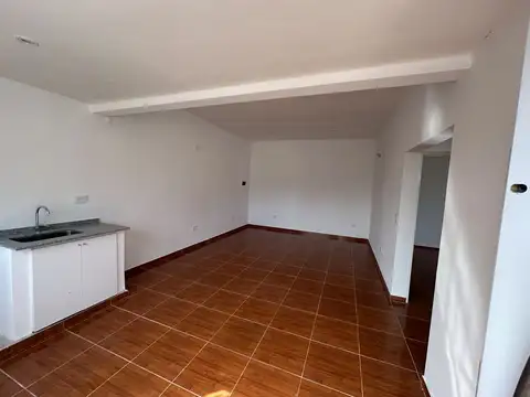 Casa en Alquiler en Villa Parque Sicardi, $ 750.000