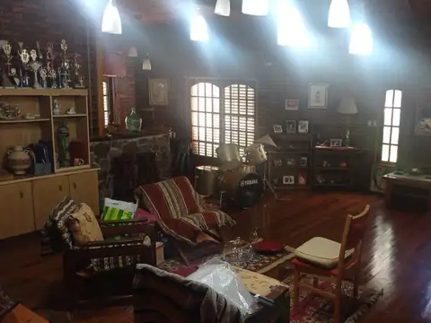 Casa en Venta con 6 cocheras