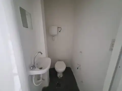MONTE CASTRO, VENTA DE LOCAL