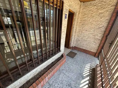 Casa en Venta en Isidro Casanova, USD 89.000