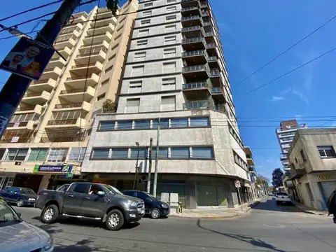 Alquiler de Departamento 3 Ambientes en Bernal Centro