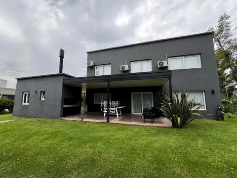 HERMOSA CASA EN VENTA EN BARRIO CERRADO