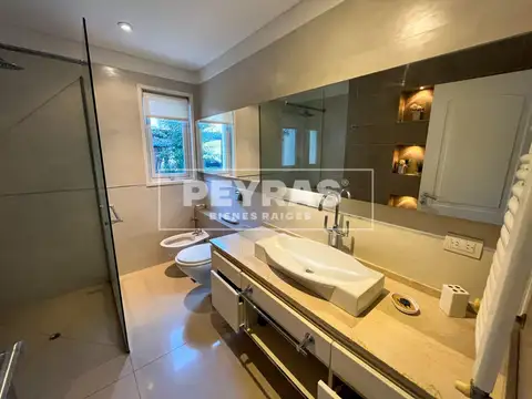 Casa en Venta de 5 dormitorios
