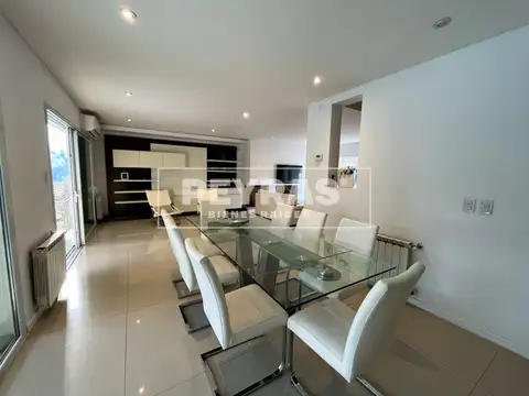 Casa 6 ambientes con 3 baños