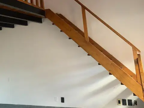 Duplex 2 amb con cochera y fondo libre