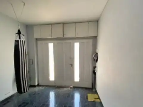 Casa en Venta en Isidro Casanova, USD 88.000