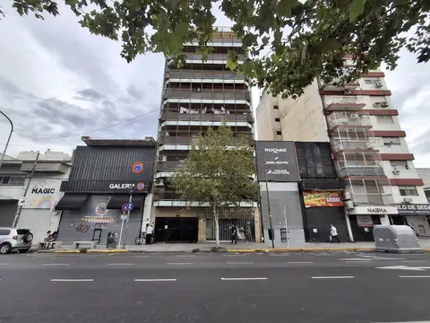 Departamento 4 Ambientes con dependencia y cochera