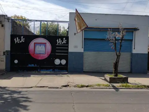 Marconi 2000. Local 125m² más deposito 40 m². Morón 