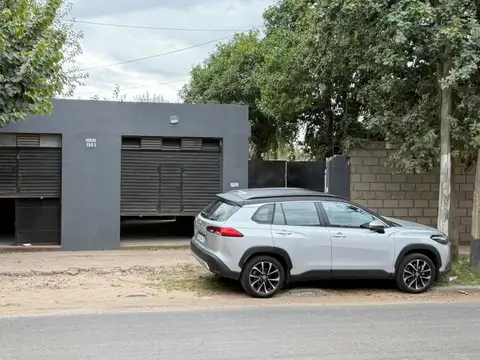 Venta 2 Locales con Vivienda a Reciclar