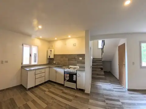 Depto Tipo Casa en Alquiler de 2 dormitorios