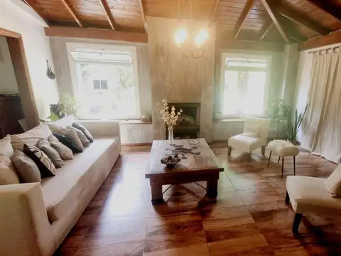 Casa en Venta en Barrio Parque Leloir, USD 270.000