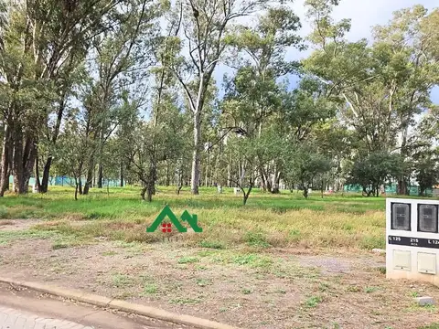 Terreno en venta con escritura y servicios con financiación en Numa Nuevo Malagueño