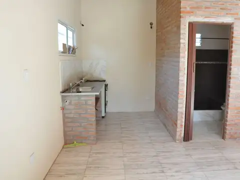 Casa 2 ambientes con 1 baño
